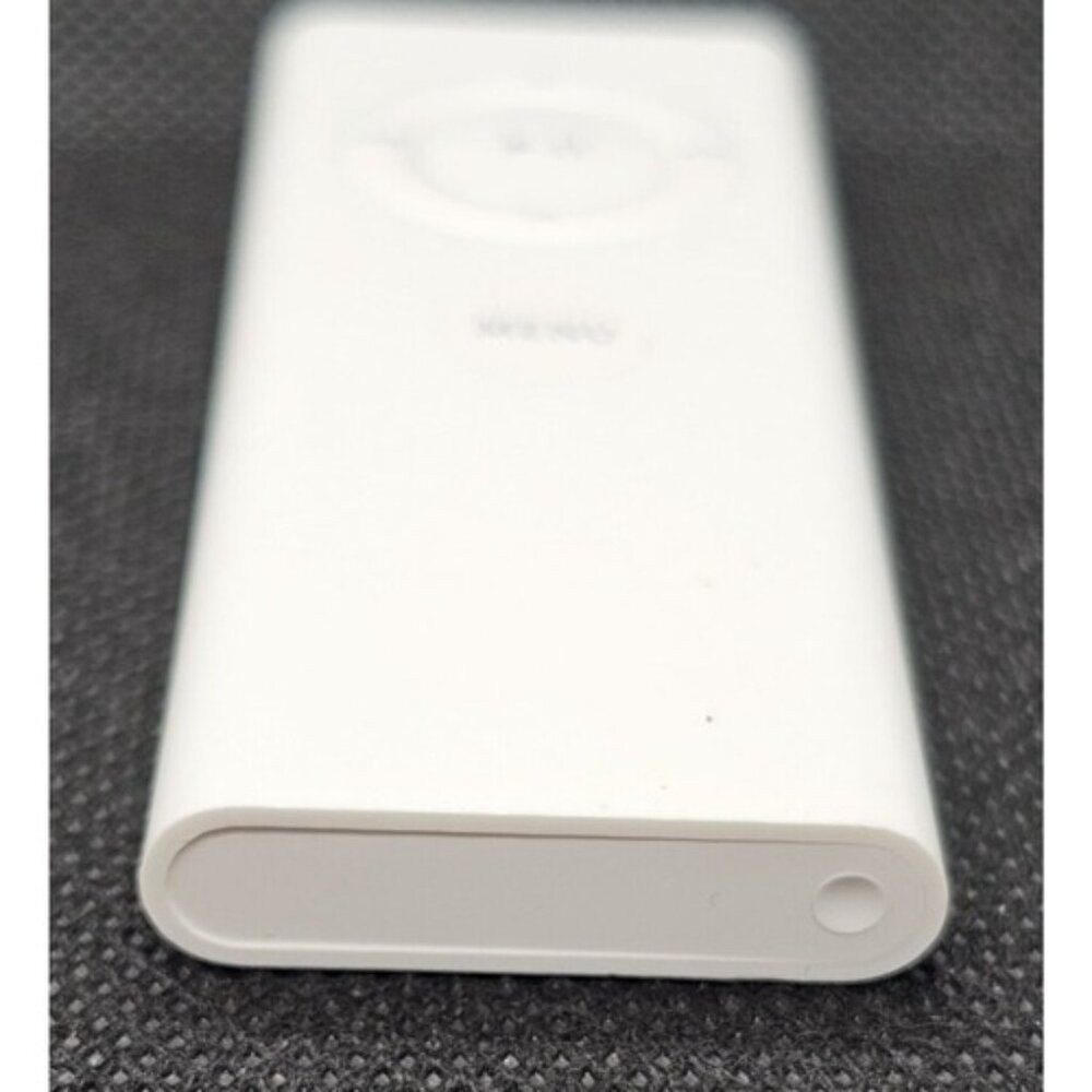Apple White Remote Control - Picture 10 of 11